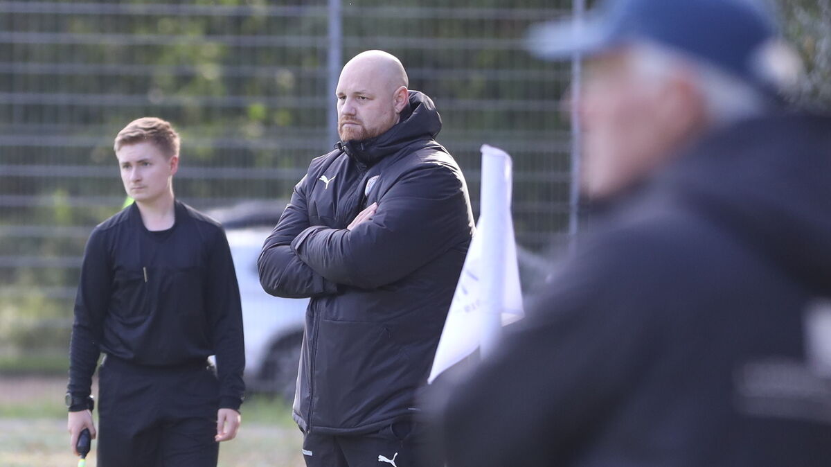André Visser ist ab sofort nicht mehr Trainer beim Fußball-Bezirksligisten Rot-Weiss Cuxhaven. Foto: Unruh