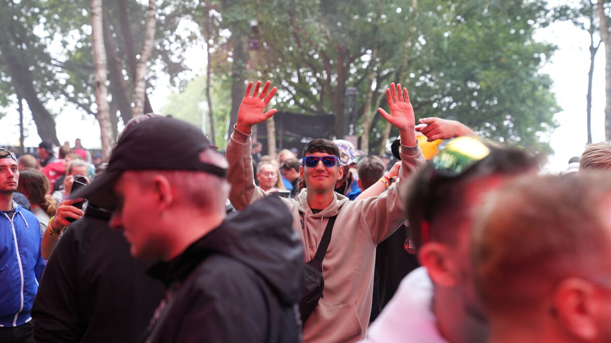 20 Jahre Deichbrand – aber kaum einer merkt es? Das Jubiläum geht für manche fast unter im gewohnten Festivaltrubel. Foto: Overschmidt