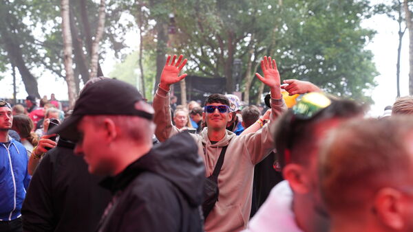 "Mehr erwartet von Jubiläum": Fans ziehen Fazit zum Deichbrand-Line-up (mit Video)