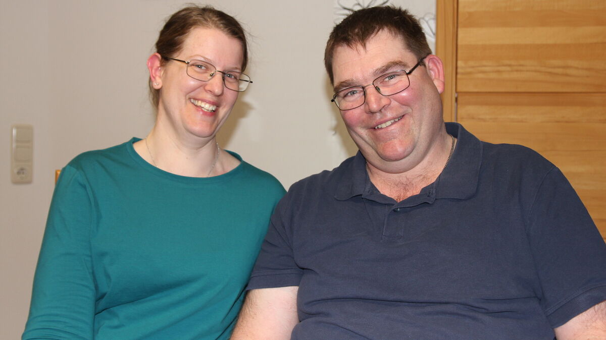Oliver Plate ist der neue Vorsitzende des Schützenvereins Odisheim und auch seine Frau Anne engagiert sich in der Dorfgemeinschaft. Foto: Grewe