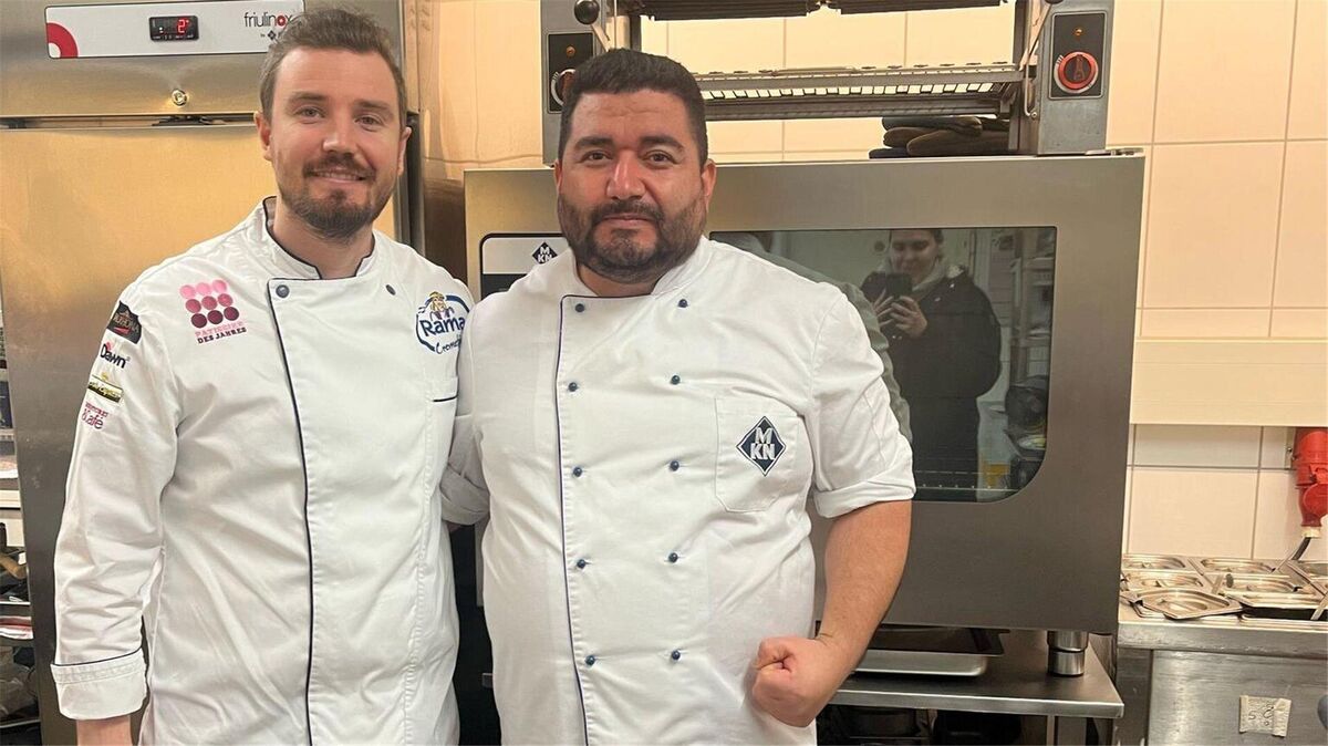 Der Betreiber des Dorumer Restaurants "Wurster Hof", Sebastian Uecker (links), hätte seinen kolumbianischen Mitarbeiter José gerne gehalten. Doch der Asylantrag des 42-Jährigen wurde abgelehnt. Foto: Uecker