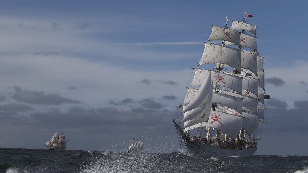 Die "Shabab Oman II" unter vollen Segeln beim Tall Ships' Race 2025. Foto: Herbert Böhm