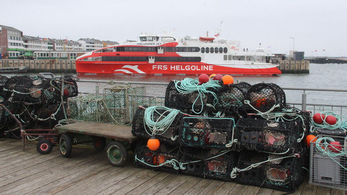 Der "Halunder Jet" legt im Binnenhafen an - damit ist der Gast sofort im touristischen Teil der Insel. Foto: Kramp