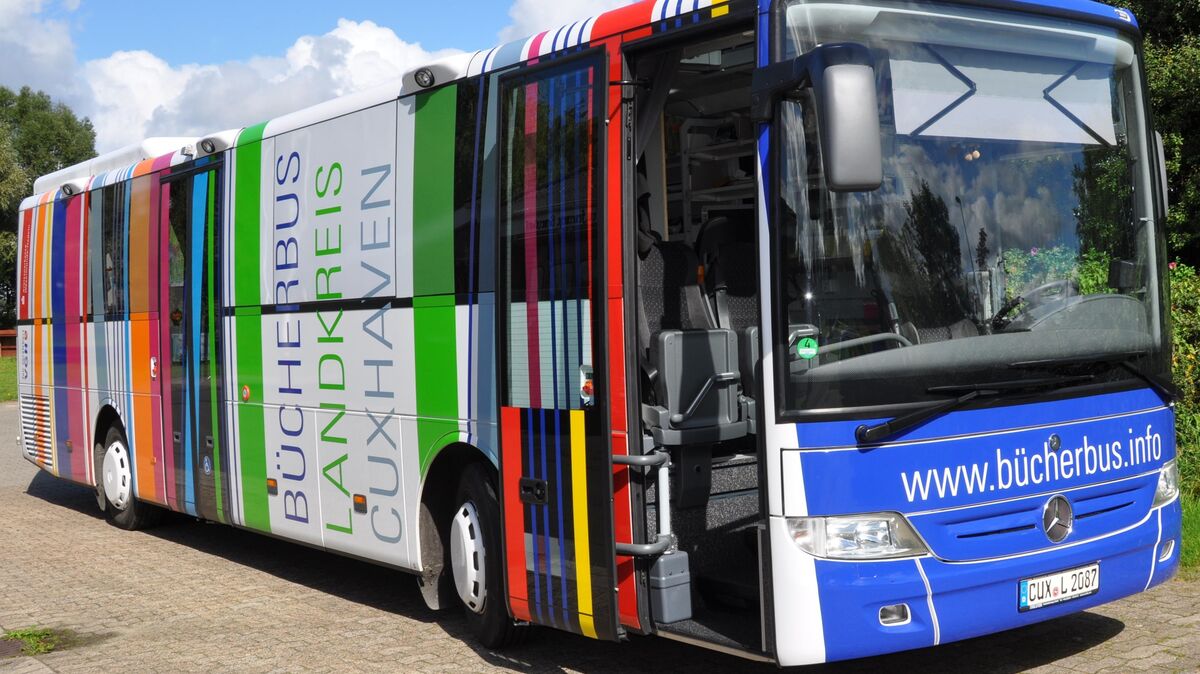 Der Bücherbus fährt wieder durch den Landkreis Cuxhaven - und macht regelmäßig an 108 Haltepunkten Station. Foto: Landkreis