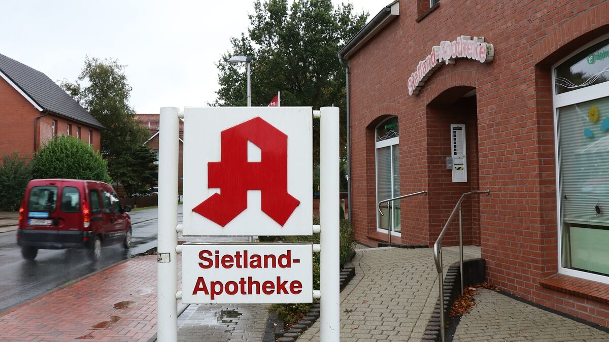 Nach dem tragischen Tod einer 54-jährigen Apothekerin im Juli 2021 wurde die Sietland-Apotheke in Wanna geschlossen. Eine Nachfolgerin oder ein Nachfolger wurden nicht gefunden. Foto: Mangels