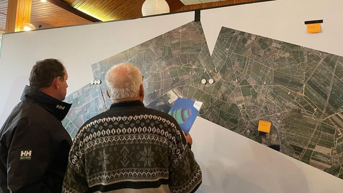 Das Interesse, sich über den Verlauf der Erdkabeltrasse zu informieren, war in Osten groß.