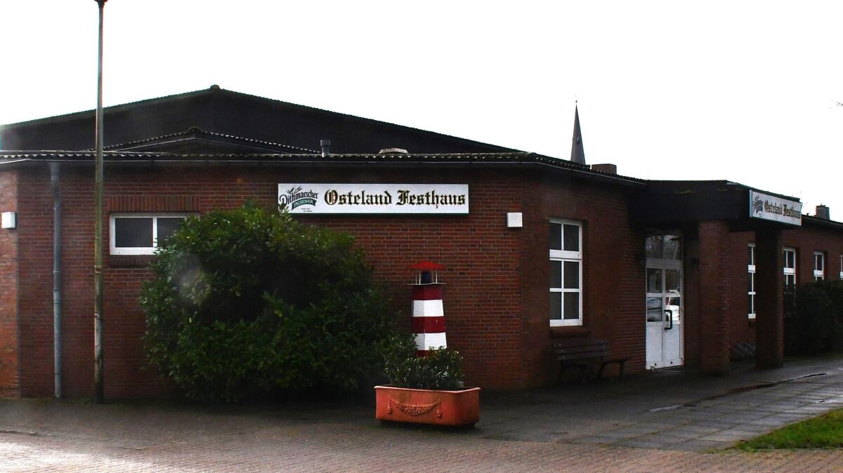 Das "Osteland Festhaus" in Osten steht vor einer umfassenden Sanierung. Die Arbeiten sollen im August beginnen und bis zum Jahresende abgeschlossen sein. Foto: Schröder