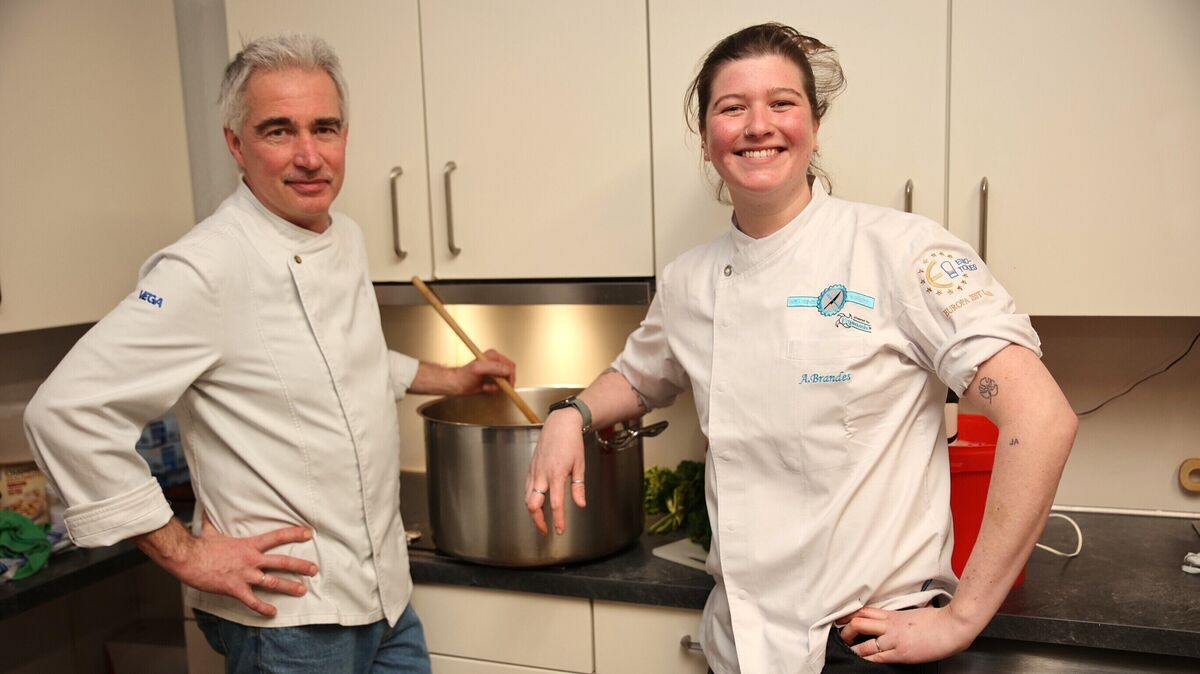 Stefan und Anne Brandes waren in diesem Monat die prominenten Gastköche in der Bürgerküche Cuxhaven. Foto: Bürgerküche