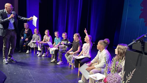 Lyrik als Comic oder im Guckkasten: Cuxhavener Ringelnatz-Schülerpreis übergeben 