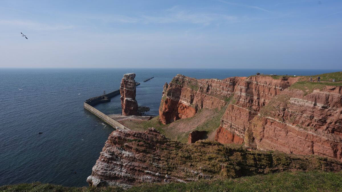 Helgoland als Schauplatz einer TV-Suche: In der Sat.1-Sendung „Julia Leischik sucht – Bitte melde dich“ führte eine Spur auf die Hochseeinsel. Foto: Marcus Brandt/dpa