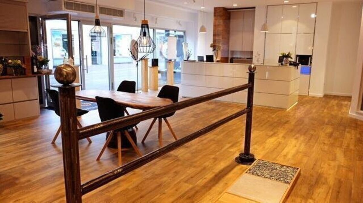 Hörakustik Holst empfängt die Kunden und Kundinnen in einem freundlichen offenen Ambiente. Foto: Holst