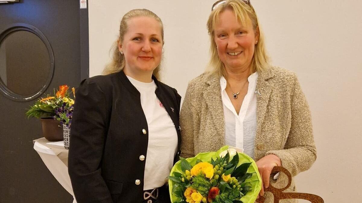 Talena Hagenah (l.) hat das Amt von Ulrike Woltmann übernommen. Foto: Landfrauen
