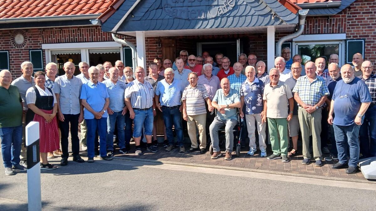 Feuerwehrsenioren der Samtgemeinde Hemmoor besuchten bei ihrer Bildungsfahrt am 4. August 2026 das Feuerwehrmuseum in Jever. Foto: Jürgen Lange