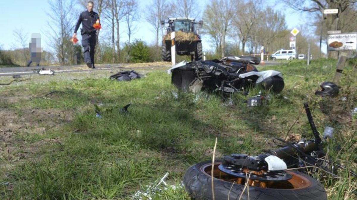 Ein Motorradfahrer aus Stade ist bei einem Unfall auf der Bundesstraße 74 ums Leben gekommen. Foto: Algermissen