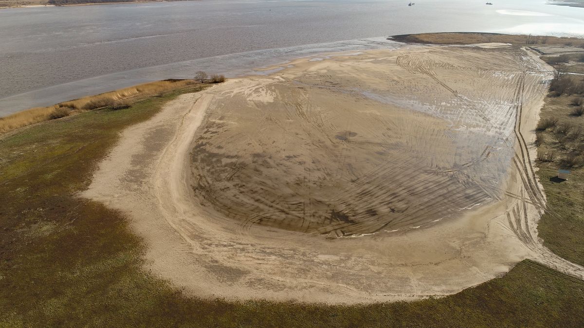 Die Ausgleichsmaßnahme auf der Elbinsel Schwarztonnensand während der Bauarbeiten im Mai dieses Jahres. Foto: WSV