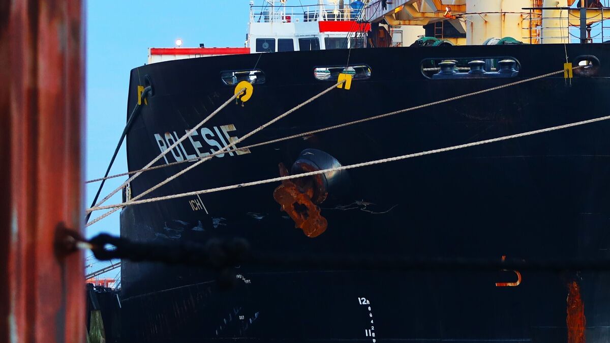Die Schäden am Frachtschiff „Polesie“. Infolge des Zusammenstoßes mit der "Polesie" ist der Frachter „Verity" in der in der Nordsee gesunken. Foto: Sina Schuldt