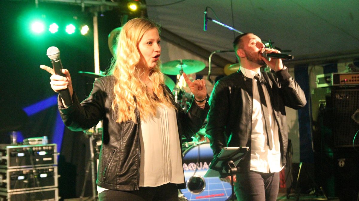 Seit vielen Jahrenist die Band "Aquacity" Garant für gute Frühtanz-Musik. Archivfoto: Grewe