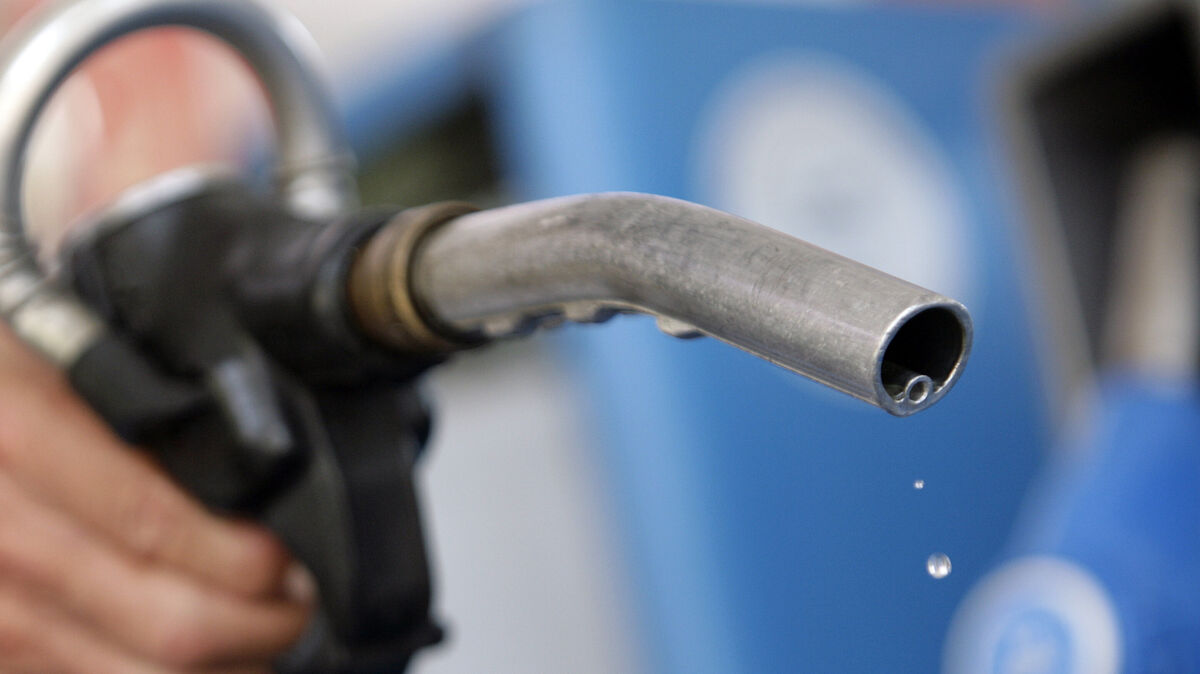 An der Tankanlage entsteht hoher Schaden. Symbolfoto: picture alliance/dpa
