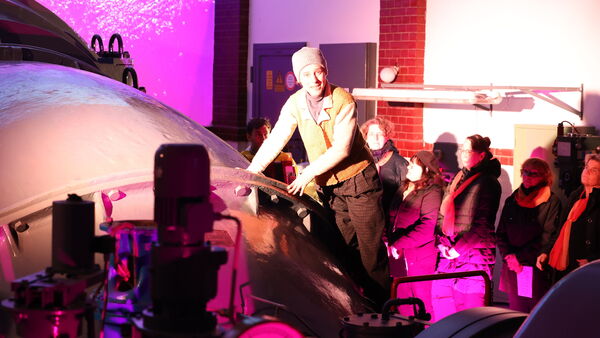 Licht, Theater und Wasserwege: Kulturprojekt am Hadelner Kanal ein großer Erfolg