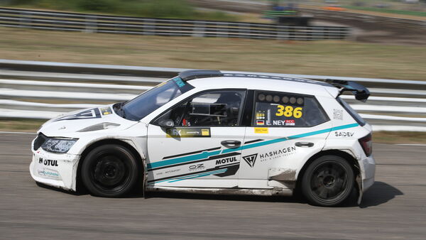 Lukas Ney: Der Nordholzer Rallycrossfahrer, der nichts anderes will, als Gas geben