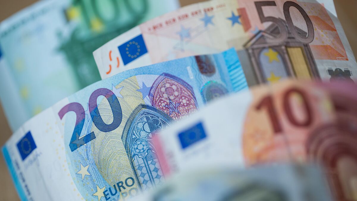 Dem Landkreis geht das Geld aus: Um nur die laufenden Kosten zu decken, führt an einer Verschuldung kein Weg vorbei. Foto: Daniel Kammann / dpa