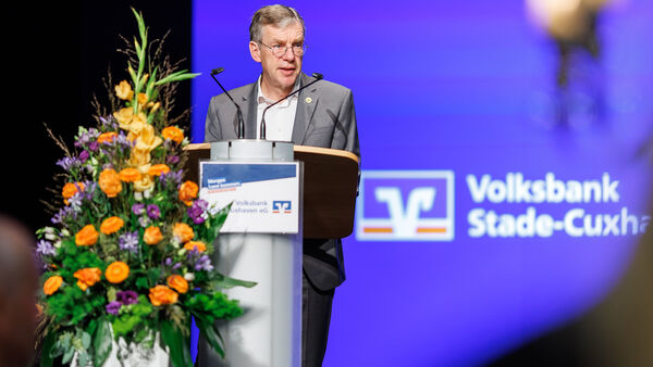 Nach 27 Jahren Volksbank Stade-Cuxhaven: Vorstand Henning Porth verabschiedet sich