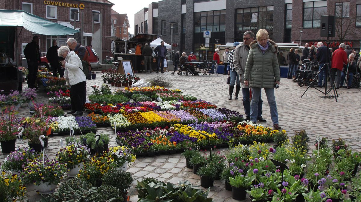 Auch die Wirtschaftsförderung hat mit ihrem "Buttmarkt" in der City schon Versuche unternommen, die Innenstadt zu beleben. Foto: Reese-Winne