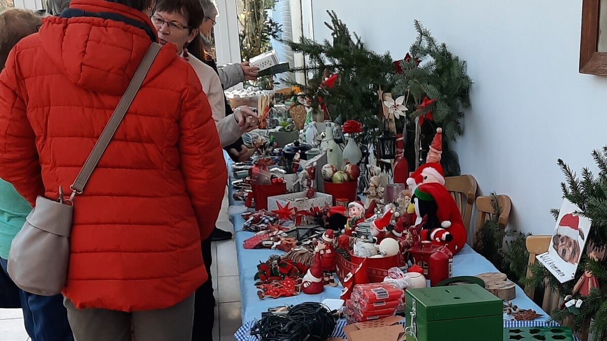 Von der Weihnachtsdeko und der Fahrradcodierung bis zum Weihnachtsliedersingen, einer Tombola und einem Kinderbereich wird ein abwechslungsreiches Angebot geboten. Foto: Ehlers-Krüger