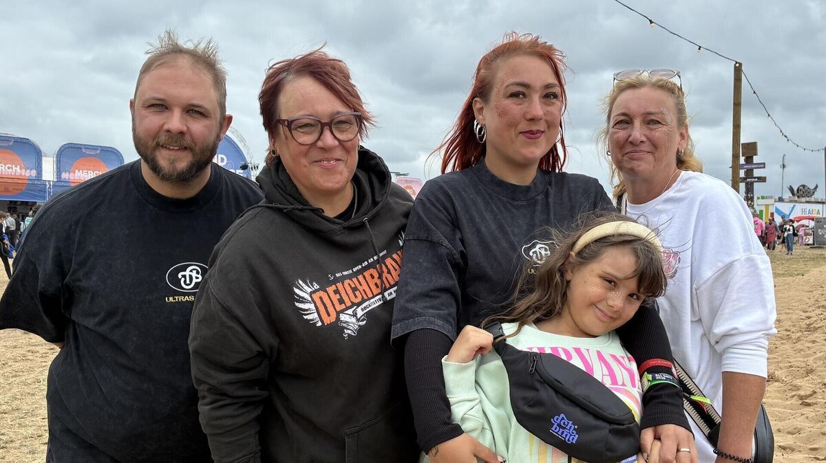Alle sind dabei: Familie Matthes ist gemeinsam auf dem Deichbrand Festival unterwegs. Foto: Hornbostel
