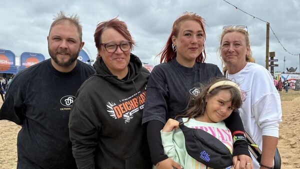 Vier Generationen auf dem Deichbrand in Wanhöden: Festival wird zum Familientreffen