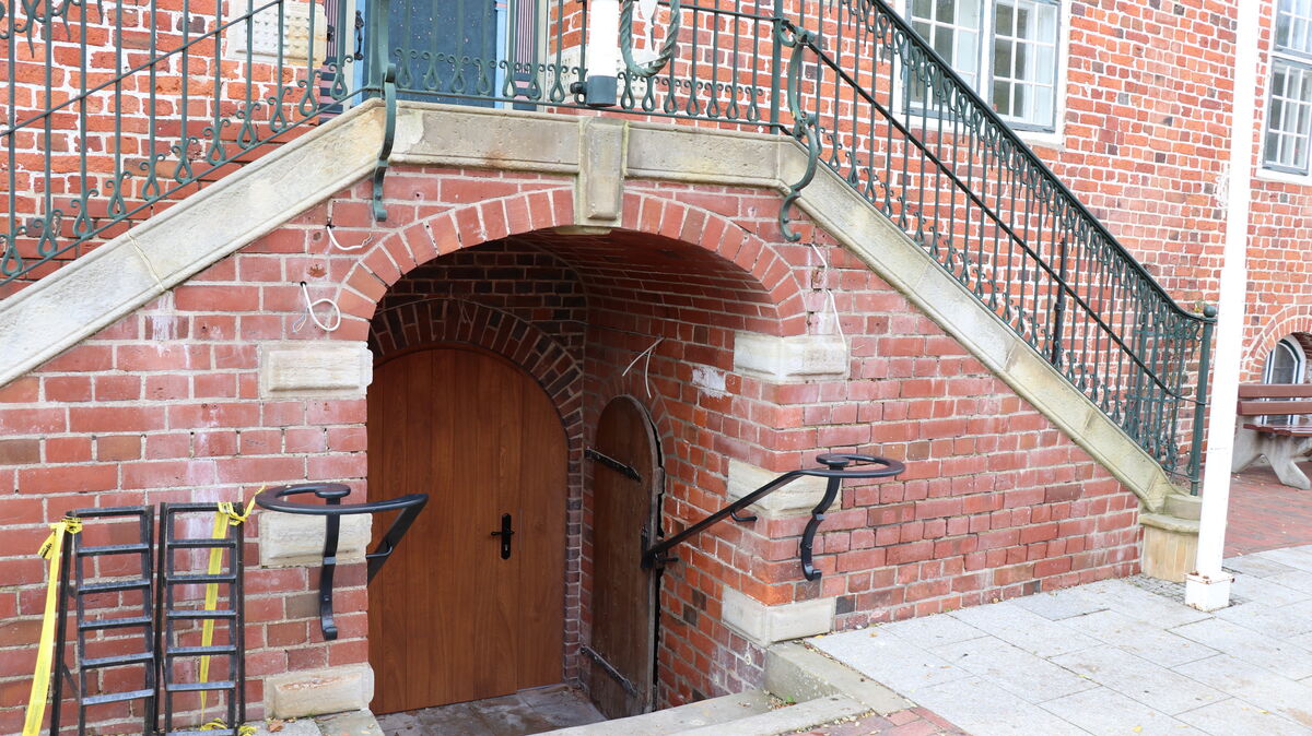 Die Eröffnung des Restaurants "Kommood" im Otterndorfer Ratskeller verzögert sich weiter. Nach der folgenscheren "Putz-Panne" im Herbst haben zunächst Anwälte und Versicherungen das Zepter übernommen. Foto: Mangels