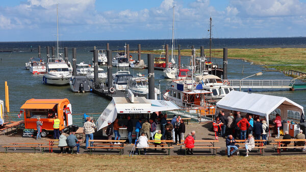 Gelungenes Hafenfest Altenbruch: Zwei Tage voller Musik und Genuss