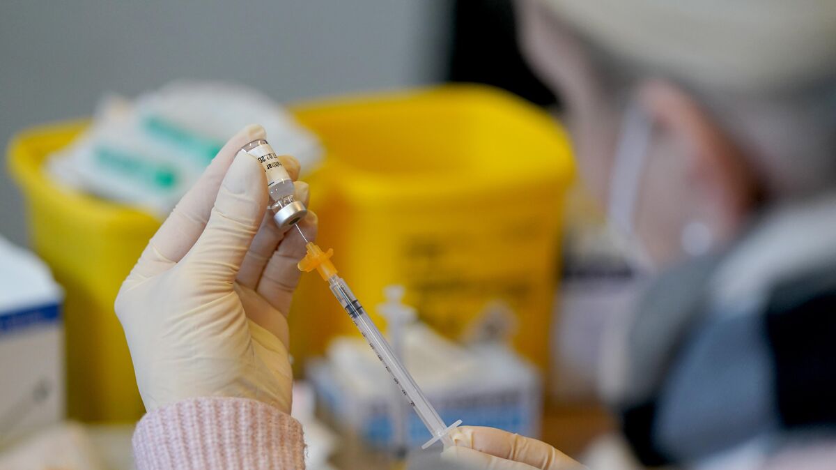 Im Landkreis Cuxhaven ist in den vergangenen Tagen 88 Personen ein unbrauchbarer Impfstoff gegen das Coronavirus injiziert worden. Foto: Brandt/dpa