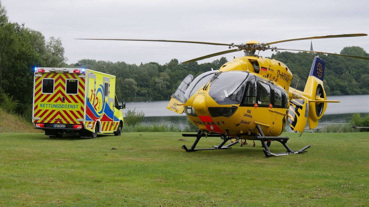 Rettungseinsatz am Kreidesee: Nach einem Tauchunfall am Sonntag wird ein 56-jähriger Taucher per Rettungshubschrauber in eine Spezialklinik nach Sachsen-Anhalt gebracht. Foto: Lange