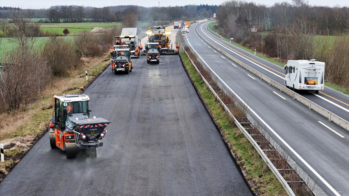 Die Asphaltierungsarbeiten waren bereits in der vergangenen Woche weitgehend beendet. Foto: Die Autobahn GmbH