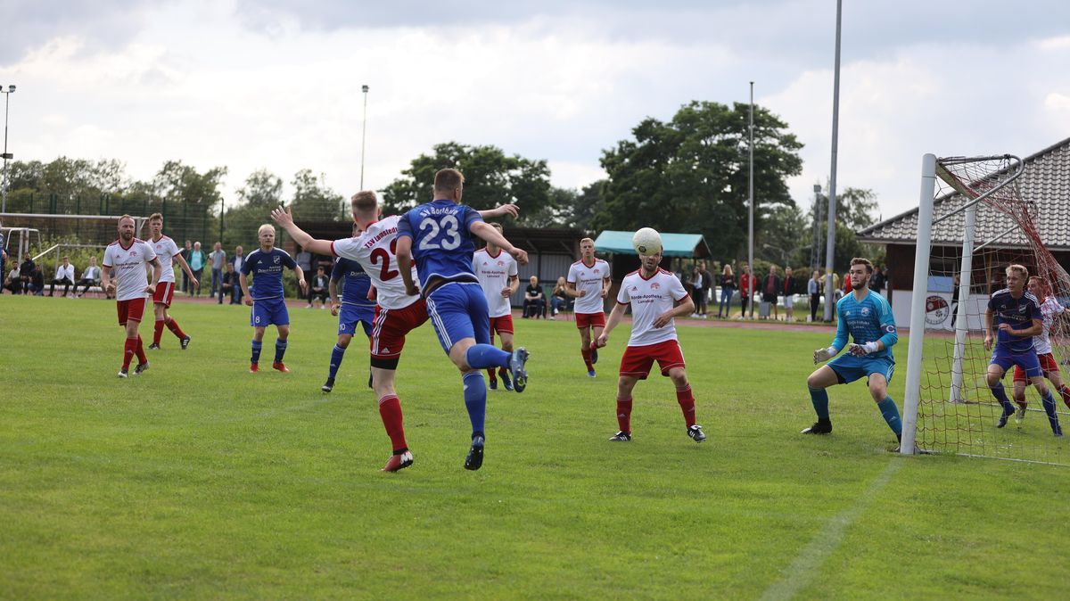 In den Testspielen zeigten die Kicker des TSV Lamstedt bereits gute Leistungen. Gegen Bornberg gewannen sie mit 6:2. Foto: Lütt