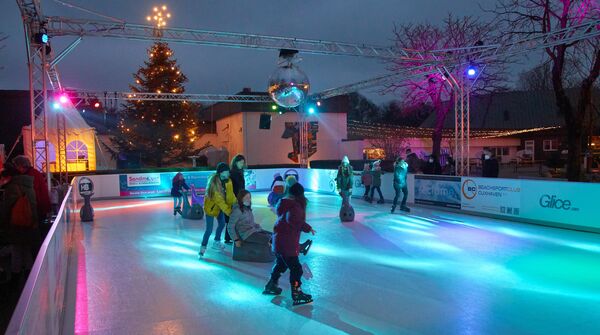 Wie gut funktioniert der Cuxhavener Weihnachtsmarkt-Bummel unter 2G-Plus-Bedingungen?