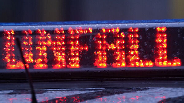 Unfall im Kreis Cuxhaven: Kind (7) läuft auf die Straße und wird von Auto erfasst