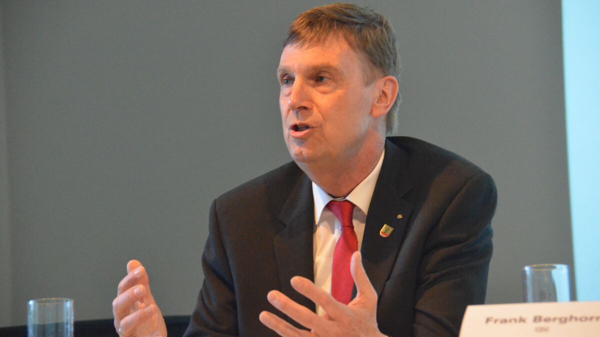 Drei Wahlgänge zum Landratsposten hat der parteilose Cuxhavener Kai-Uwe Bielefeld erfolgreich gemeistert. Jetzt möchte er sich in den Ruhestand zurückziehen. Archivfoto: Schröder
