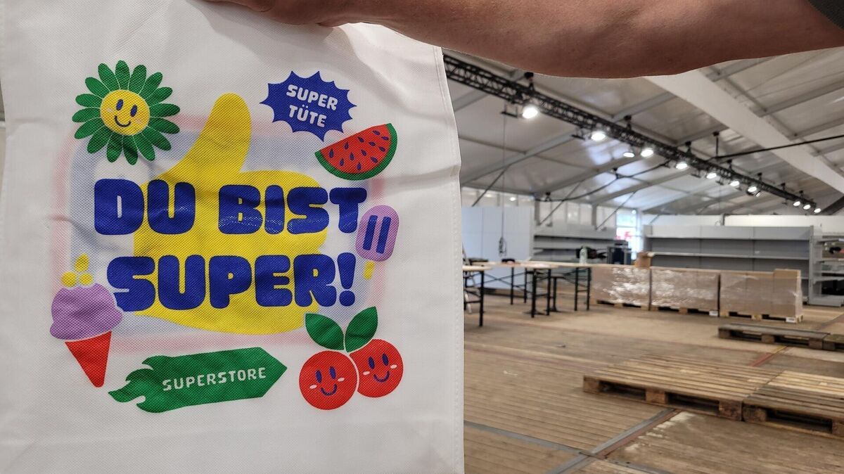 Pünktlich zum Festival-Start öffnet der Superstore auf dem Deichbrand-Gelände seine Tore. Foto: Leuschner