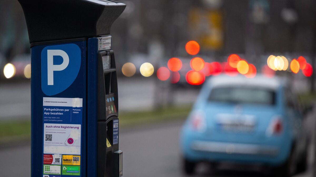 In vielen Orten gehören sie schon lange zum Erscheinungsbild; in Hemmoor noch nicht: Doch das kann sich ändern, wenn der Rat in dieser Woche beschließt, Parkscheinautomaten im Zentrum aufzustellen. Foto: Monika Skolimowska / dpa