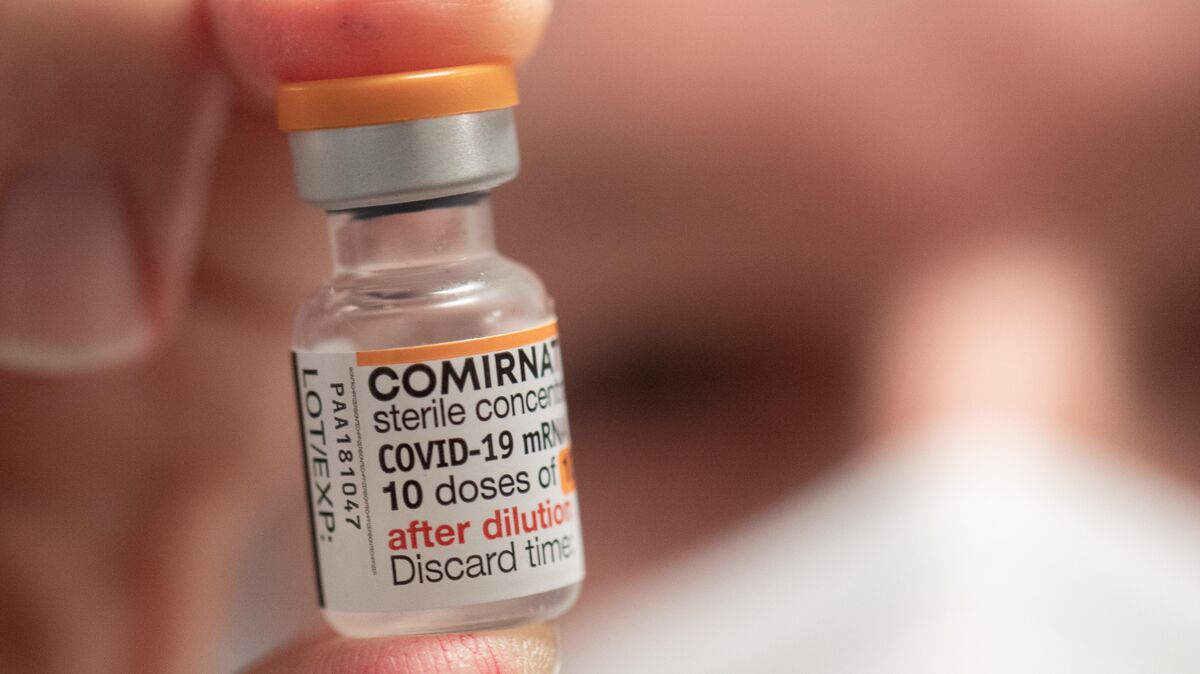 Das Bundesgesundheitsministerium stellt den Ländern in dieser Woche ein Sonderkontingent des Impfstoffs von BioNTech mit einer Gesamtgröße von rund drei Millionen Dosen zur Verfügung. Der Landkreis Cuxhaven erhält davon knapp 5000 zusätzliche Impfdosen. Foto: Roessler/dpa