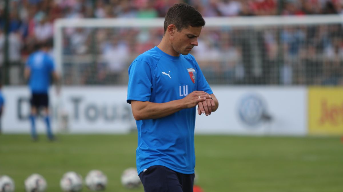 Die Zeit ist für Lars Uder bei der SV Drochtersen/Assel abgelaufen. Der Trainer bat um die Auflösung seines Vertrages, dem entsprach Präsident Rigo Gooßen. Foto: Lütt