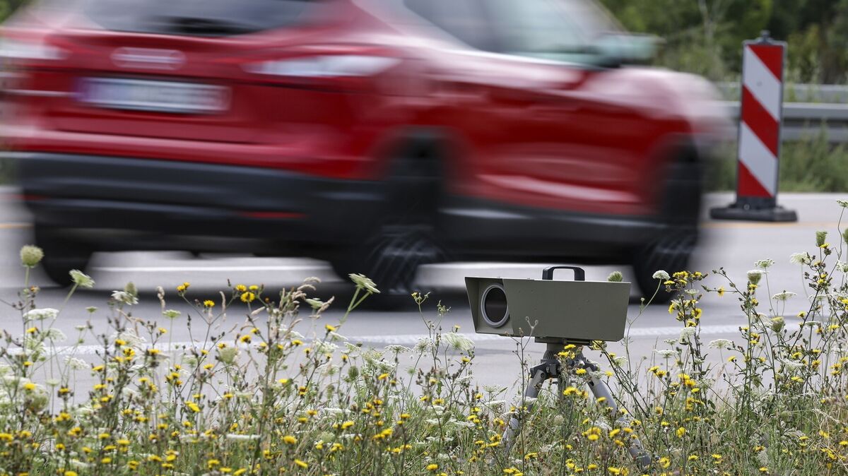 Dutzende Verkehrsteilnehmer waren mit überhöhter Geschwindigkeit unterwegs. Symbolfoto: Jan Woitas/dpa