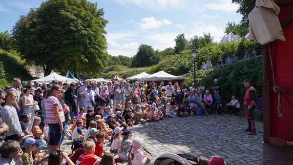 Historienspektakel 2026 in Cuxhaven gestartet: Feuershow und Gaukler begeistern Gäste