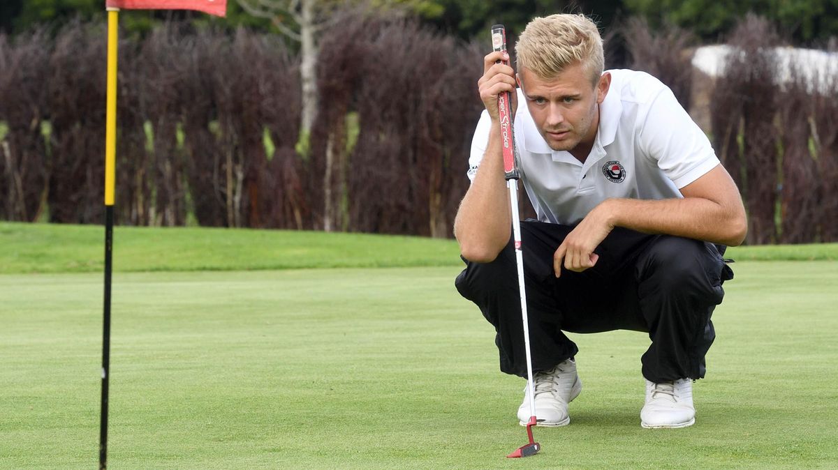 Ruben Metscher ist der neue Clubmeister in Oxstedt. Diesen Titel holte er zum zweiten Mal. 2009 siegte er als 14-Jähriger das erste Mal. Foto: Scheer