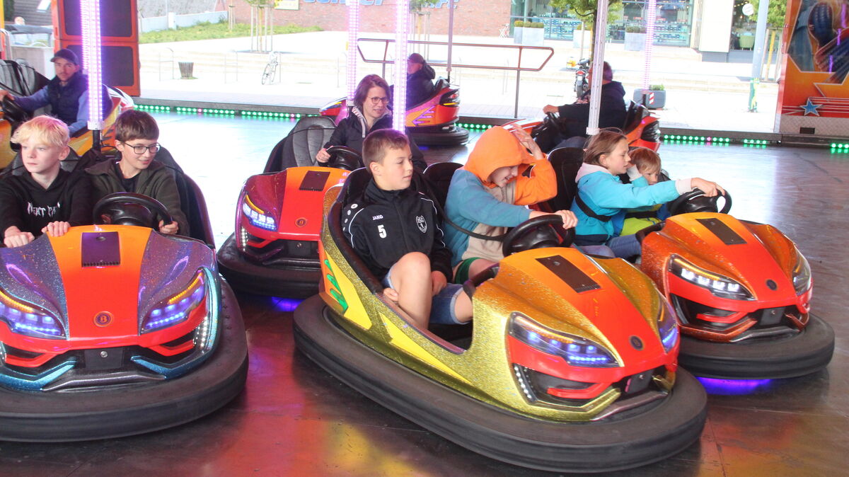 Beliebt: Beim Autoscooter herrscht guter Zulauf. Foto: Kramp