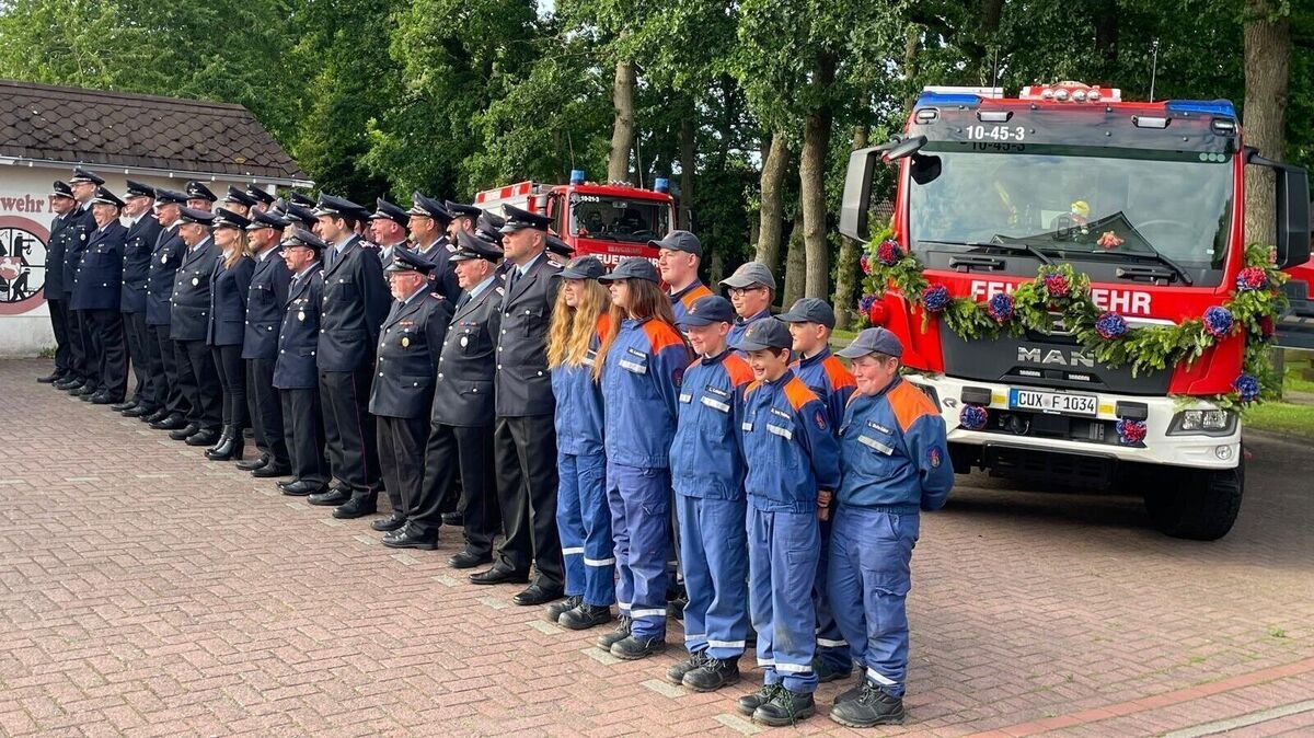 Appell für das neue LF 10 in Neuenkirchen.
