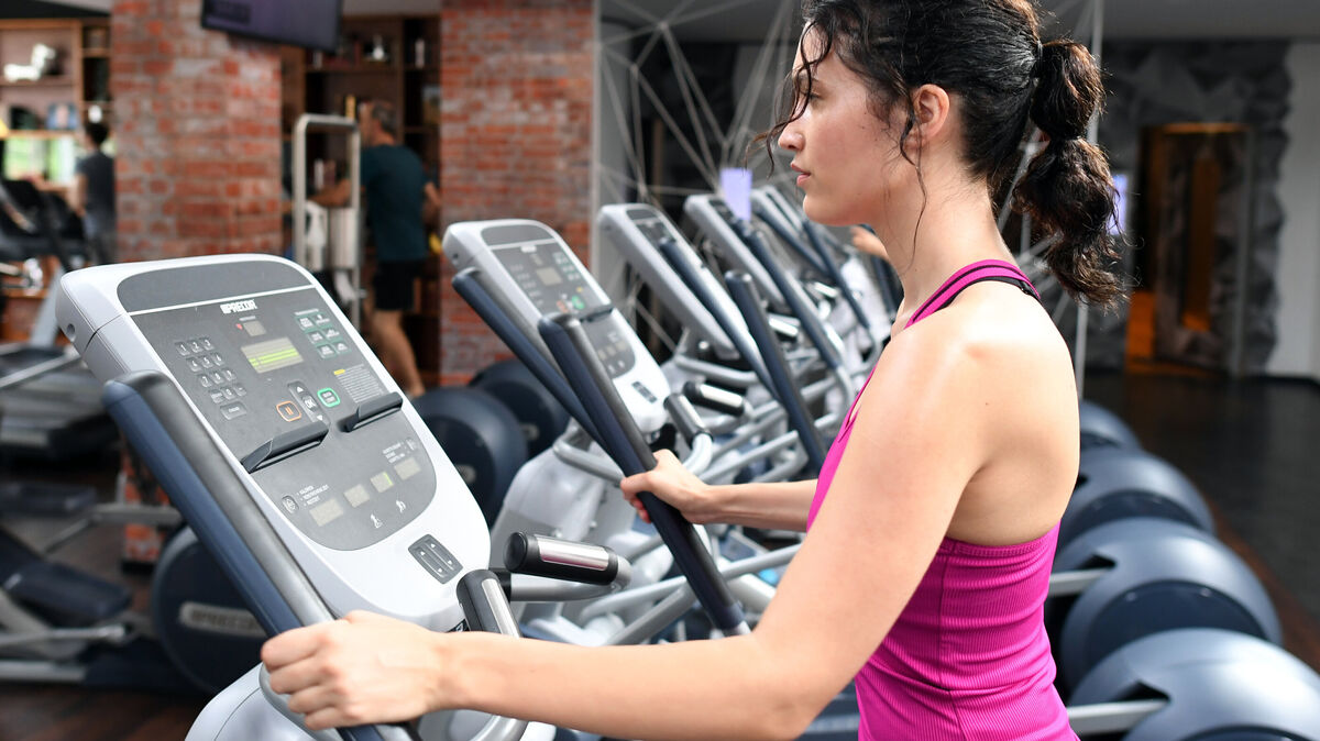Fitnessstudios erleben im Kreis Cuxhaven einen Aufschwung, denn Gesundheit und Prävention haben in der Gesellschaft einen deutlich höheren Stellenwert bekommen. Foto: Hirschberger/dpa