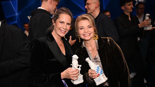 Blauer Panther 2026 geht nach Otterndorf: Sonja Schönemann gewinnt mit Annette Frier